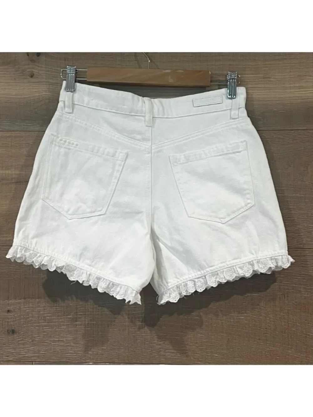 BLANKNYC Eyelet off white Lace Denim Shorts size 25